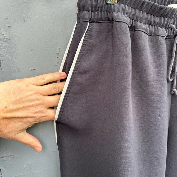 Wilfred Dark Grey  Buffon pants, size Small - Picture 8 of 10